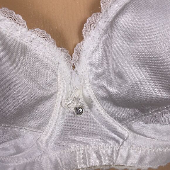 Vintage Vogue Bra Size 36C Shimmer Satin Fiberfill Lined Strapless Bra Canada - Picture 3 of 12
